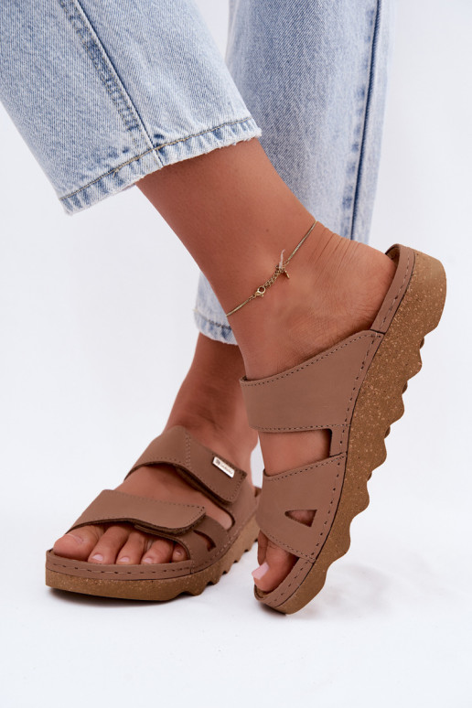 Pantofole in pelle marrone con chiusura adesiva Inblu
