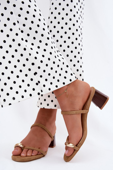 Ciabatte da donna con tacco e dettagli dorati in colore khaki Verbena 2