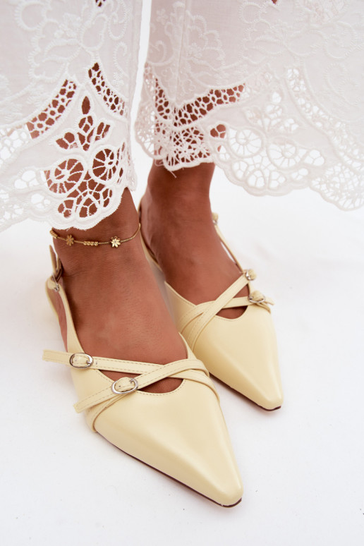 Sandali da donna con cinturini in pelle sintetica gialla Glamira