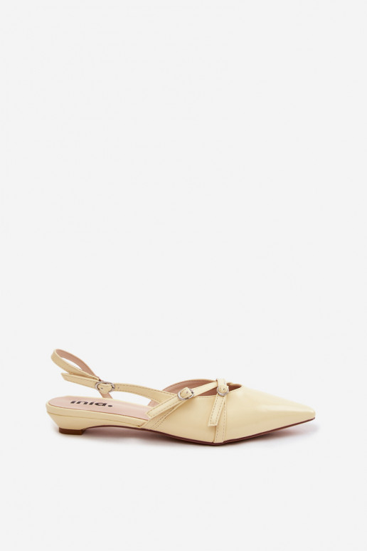 Sandali da donna con cinturini in pelle sintetica gialla Glamira