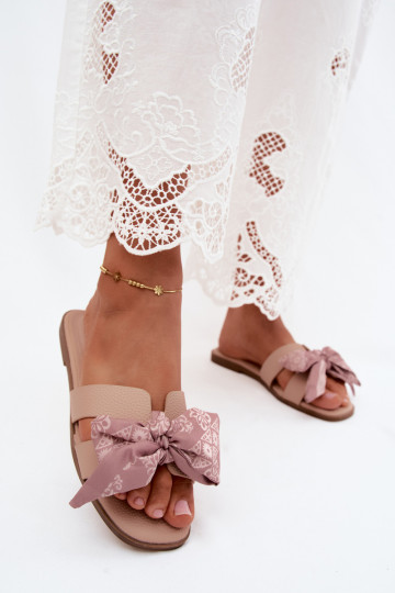 Pantofole da donna con tacchi larghi con nastri Nude Caprissa