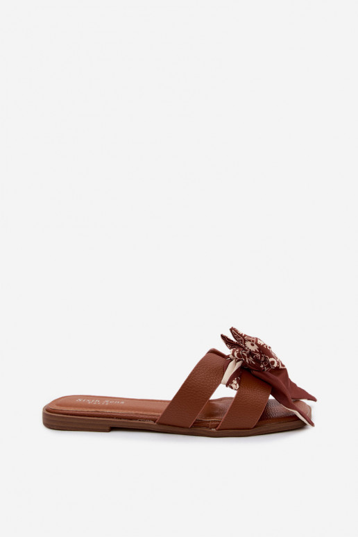 Pantofole da donna con tacchi larghi con nastri colore marrone Caprissa