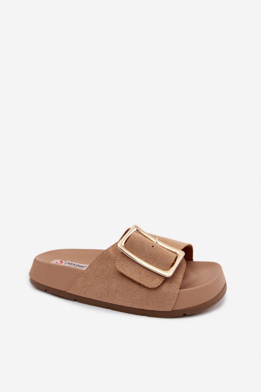 Chinelli da donna color sabbia con fibbie dorate e piattaforma in suede sintetico Coralora