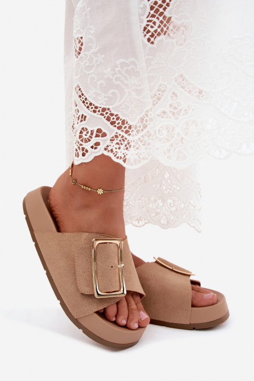 Chinelli da donna color sabbia con fibbie dorate e piattaforma in suede sintetico Coralora