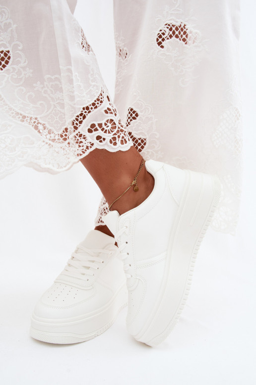 Sneakers bianche da donna con plateau in ecopelle Crosbella