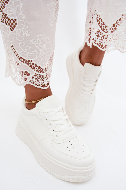 Sneakers bianche da donna con plateau in ecopelle Crosbella