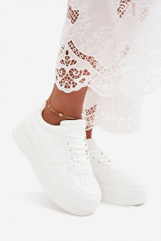 Sneakers bianche da donna con plateau in ecopelle Crosbella