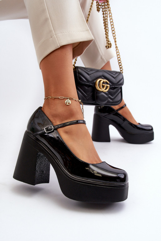 Scarpe nere da donna con effetto verniciato e plateau Big Star NN274004