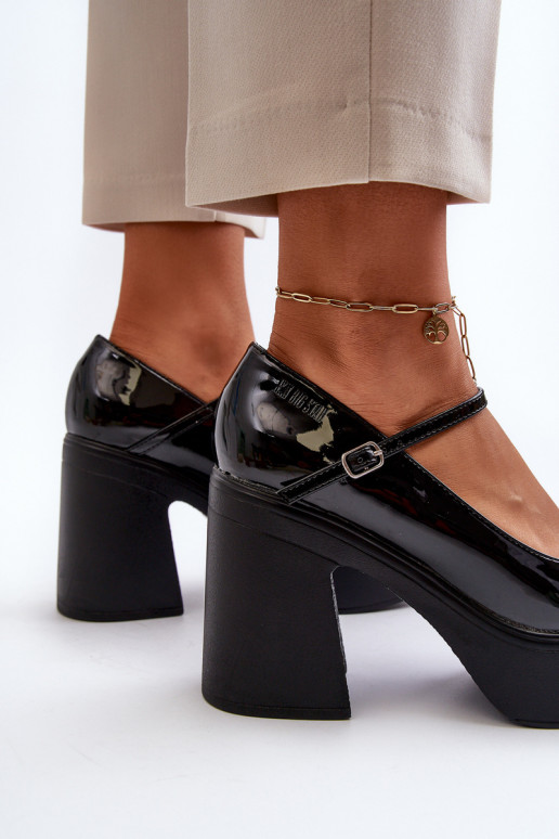 Scarpe nere da donna con effetto verniciato e plateau Big Star NN274004