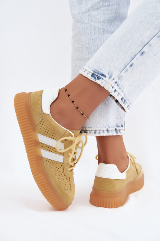 Sneakers gialli in faux suede con piattaforma Coralia