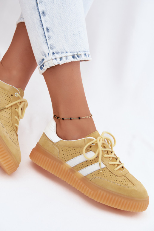 Sneakers gialli in faux suede con piattaforma Coralia