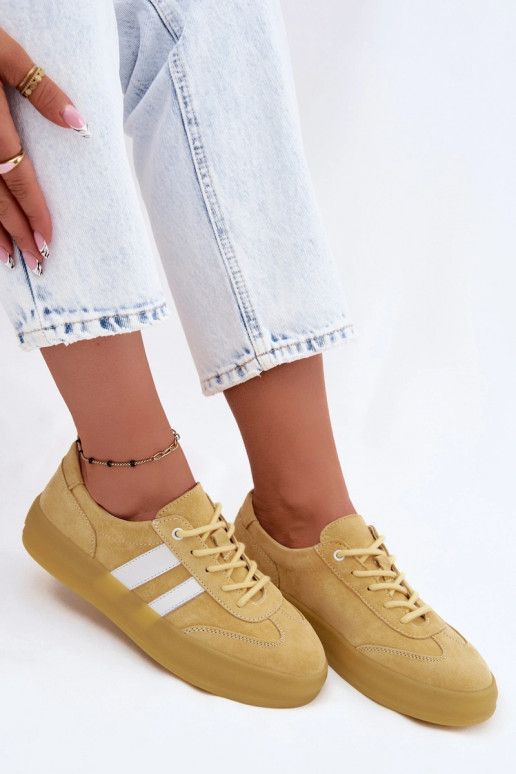 Sneakers gialli in faux suede con piattaforma Coralia