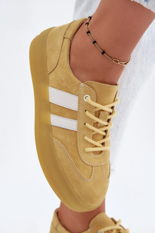 Sneakers gialli in faux suede con piattaforma Coralia