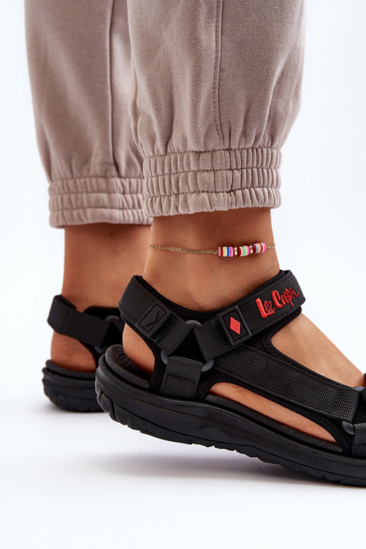 Sandali da donna con chiusure adesive in nero Lee Cooper LCIN-26-34-4423L