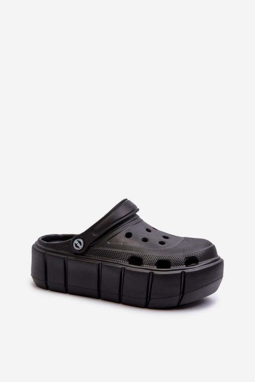 Pantofole leggere da donna con piattaforma in nero Itubia