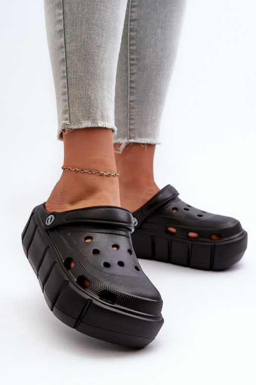 Pantofole leggere da donna con piattaforma in nero Itubia