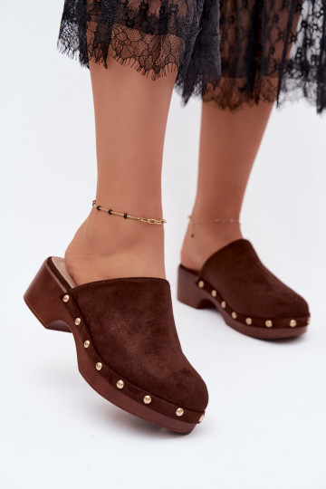 Zoccoli da donna in suede sintetico dorati con borchie Cherryelle 2