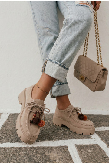 Scarpe con bei dettagli in suede artificiale sabbia Melonia