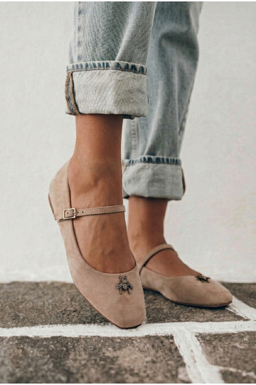 Ballerine da donna con cinturini e fibbie in colore sabbia in ecopelle scamosciata Pinea 2