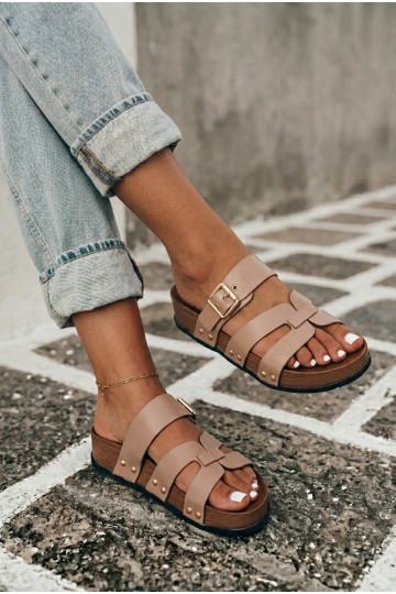 Pantofole da donna in pelle sintetica con fibbie color sabbia Cambria