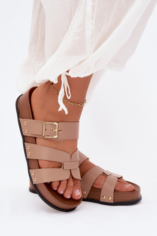 Pantofole da donna in pelle sintetica con fibbie color sabbia Cambria