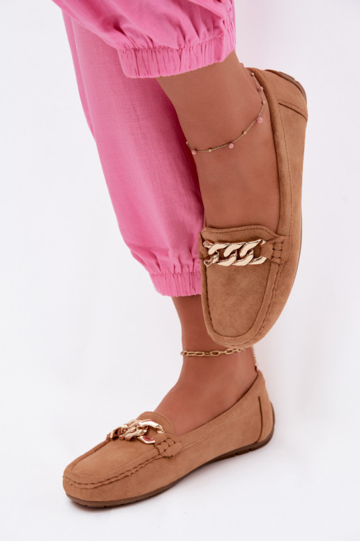 Mocassini dorati da donna con catena in suede sintetico color marrone Amaretto