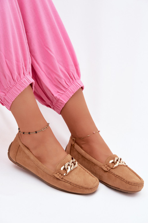 Mocassini dorati da donna con catena in suede sintetico color marrone Amaretto