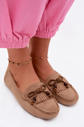 Mocassini piatti da donna con fiocchi e frange in suede sintetico color sabbia Bluebell