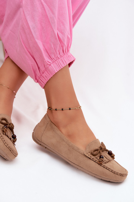 Mocassini piatti da donna con fiocchi e frange in suede sintetico color sabbia Bluebell