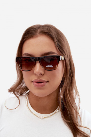 Occhiali da sole da donna con filtro UV in colore marrone