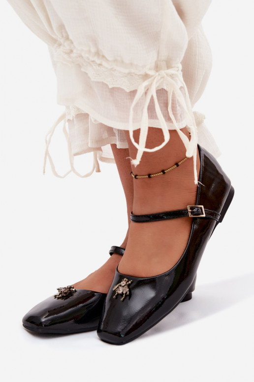 Ballerine nere in vernice con cinturini e fibbia in ecopelle Pinea