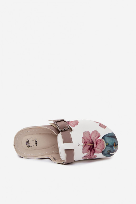 Zoccoli da donna con fibbie color sabbia
