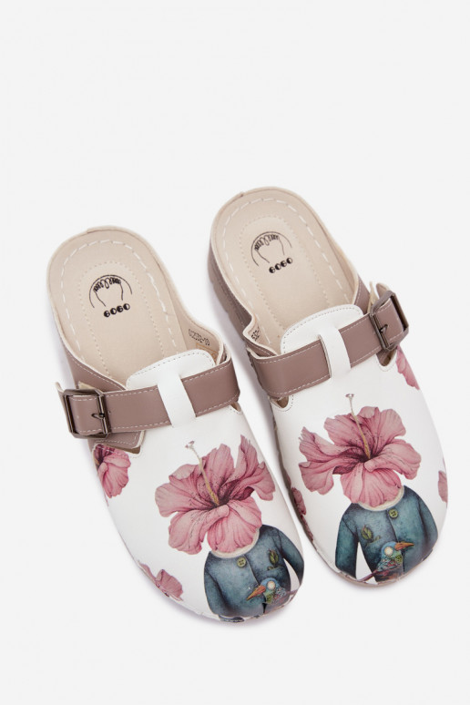 Zoccoli da donna con fibbie color sabbia