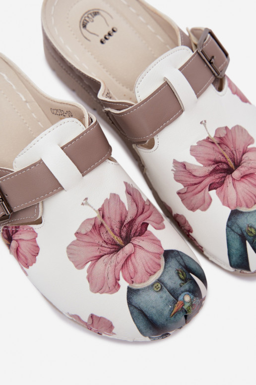 Zoccoli da donna con fibbie color sabbia