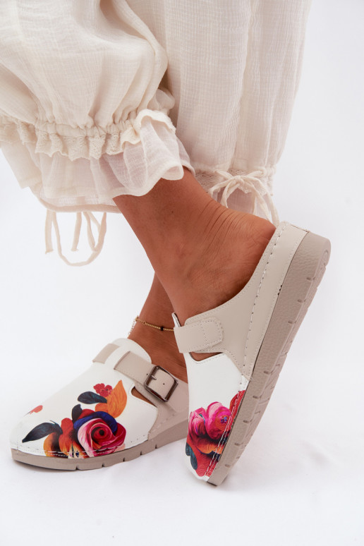 Zoccoli da donna con fibbie color sabbia