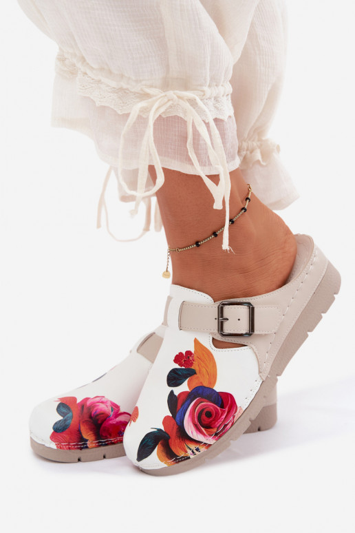 Zoccoli da donna con fibbie color sabbia