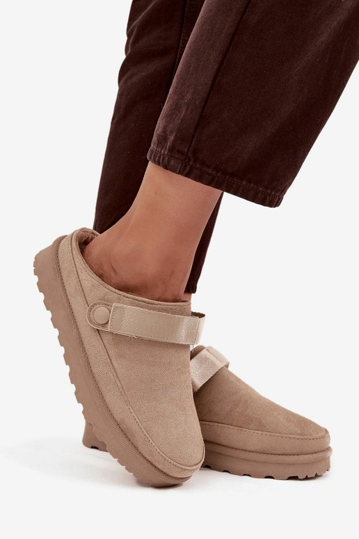 Pantofole calde da donna con pelliccia all'interno su piattaforma color sabbia Azida
