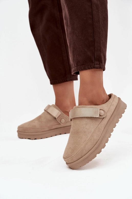 Pantofole calde da donna con pelliccia all'interno su piattaforma color sabbia Azida
