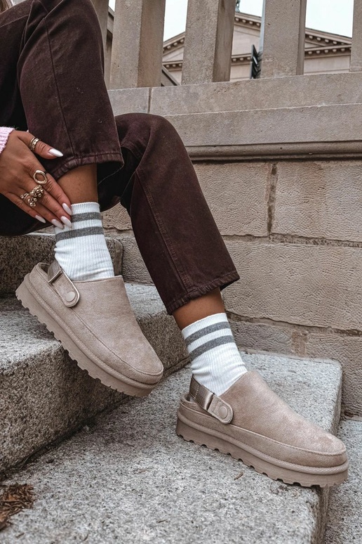 Pantofole calde da donna con pelliccia all'interno su piattaforma color sabbia Azida