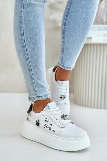 Sneakers bianche in ecopelle con piattaforma e badge removibili Vinceza 89102