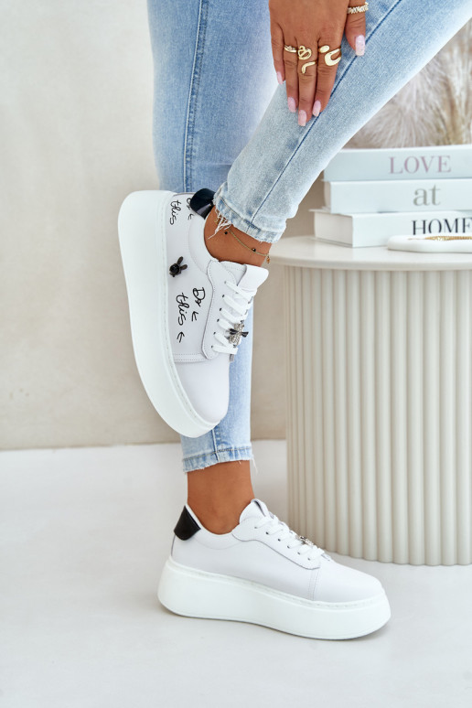 Sneakers bianche in ecopelle con piattaforma e badge removibili Vinceza 89102