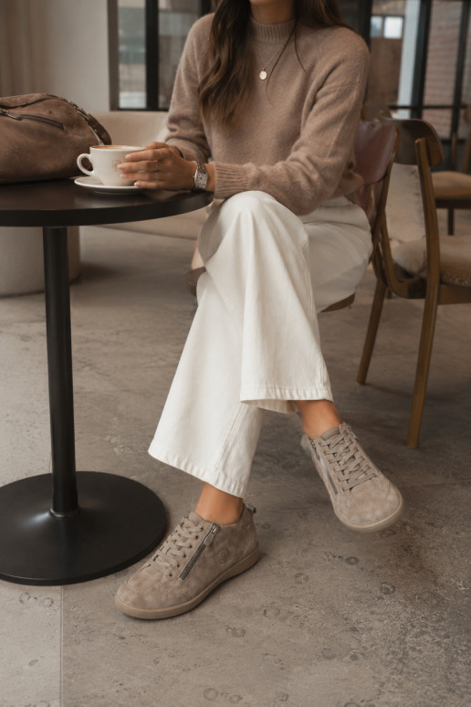 Scarpe da donna in suede sintetico color sabbia Brindle