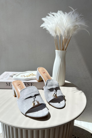Pantofole da donna con tacchi in suede sintetico in grigio Jemenna 2