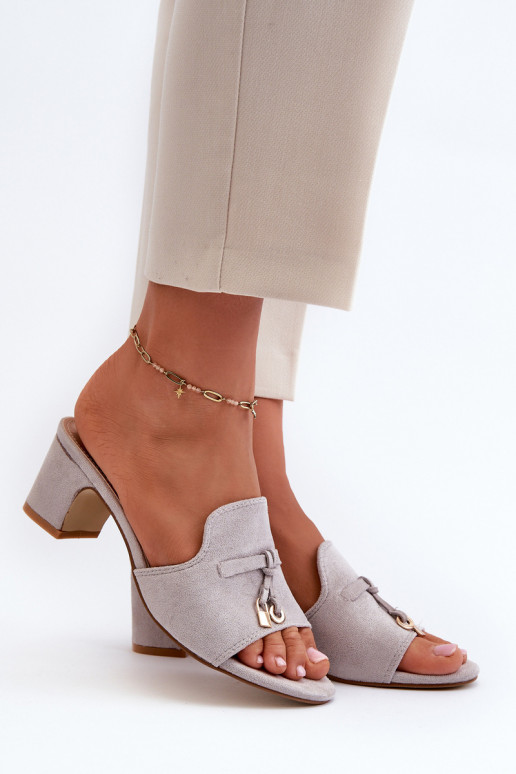 Pantofole da donna con tacchi in suede sintetico in grigio Jemenna