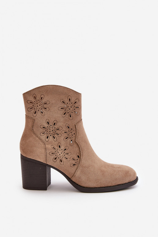 Stivaletti con dettagli in pizzo e tacchi in suede sintetico color sabbia Nevishiia