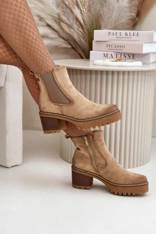 Stivaletti isolati da donna in suede sintetico color sabbia Irissinae