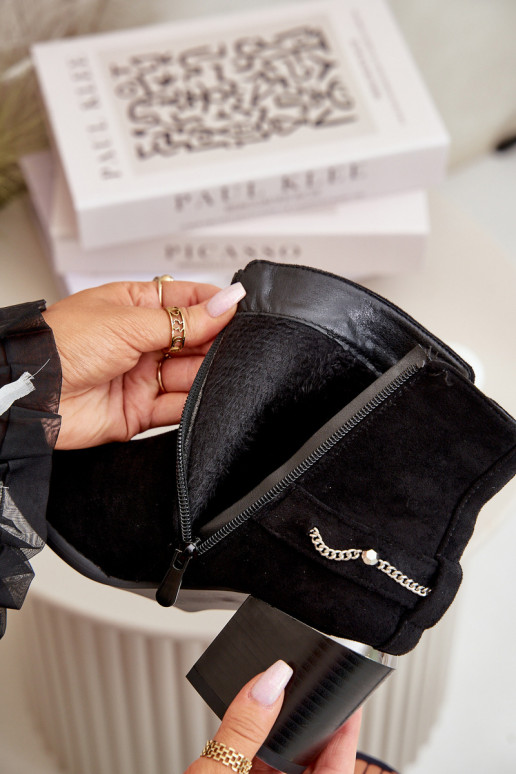 Stivaletti isolati da donna con catene in suede sintetico in nero Hanalen
