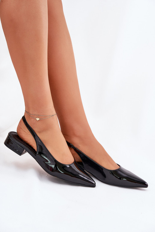Ballerine verniciate con tacco basso in nero Testori