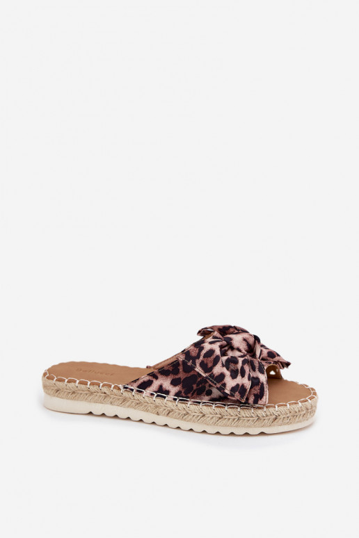 Ciabatte con piattaforma da donna con intreccio e fiocco con stampa leopardata in sabbia Alpireda
