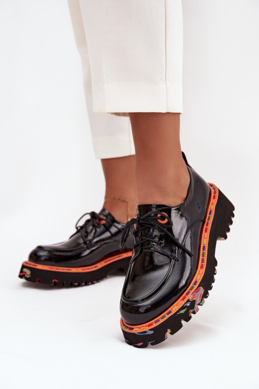 Scarpe in pelle nere con effetto verniciato Artiker 57C0176